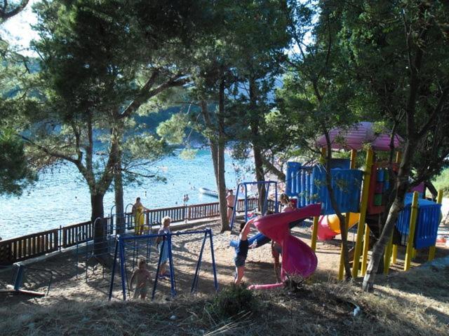 One-Bedroom Mediterranean Flat Near The Sea Petrovac na moru Exterior foto